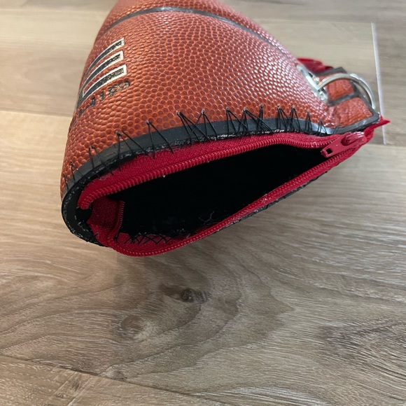Handmade basketball Clutch - Picture 6 of 12